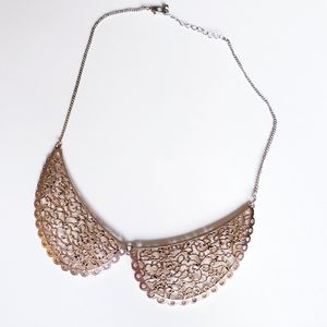 Peter Pan Bib necklace